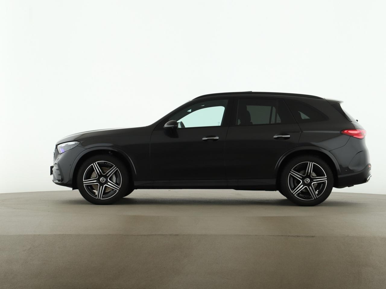 Mercedes-Benz GLC 300 4M AMG Pano AHK Burmester Distronic 360