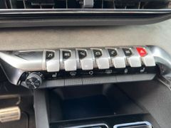 Foto Nummer 16: PEUGEOT 3008