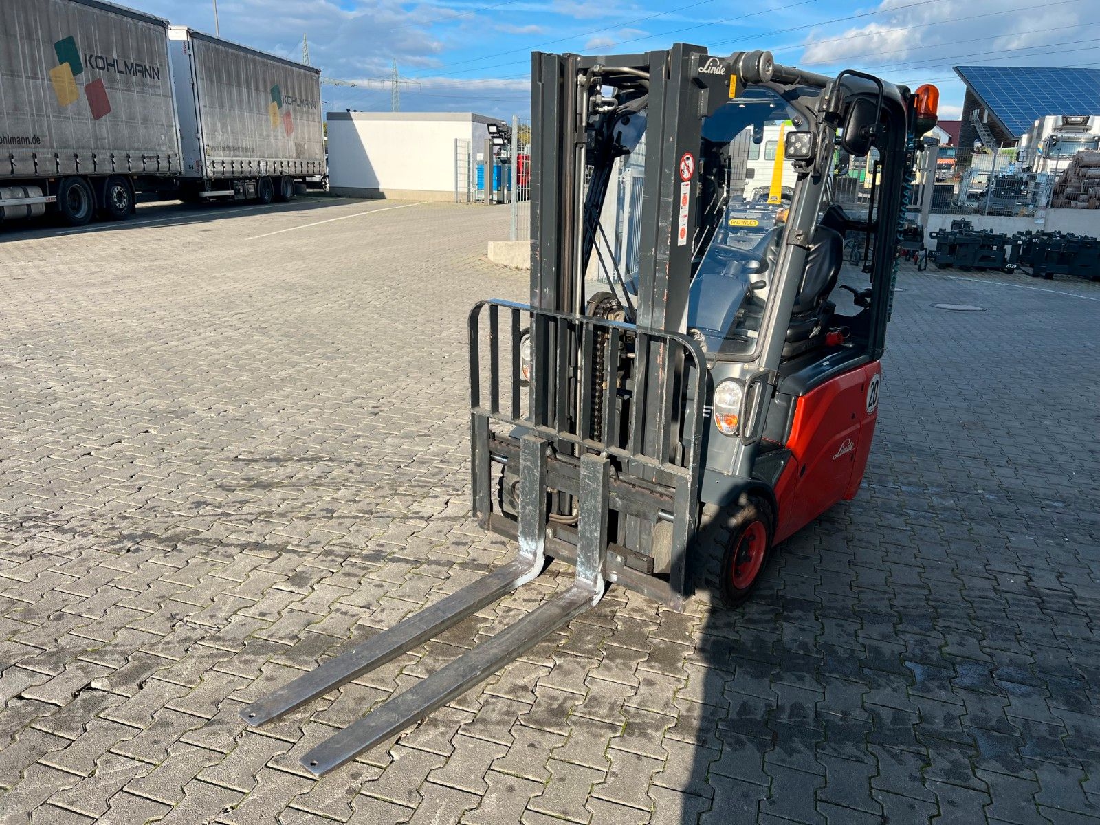 Fahrzeugabbildung Linde E14 - 01 / Triplex: 4.10m! / SS / nur 986h!