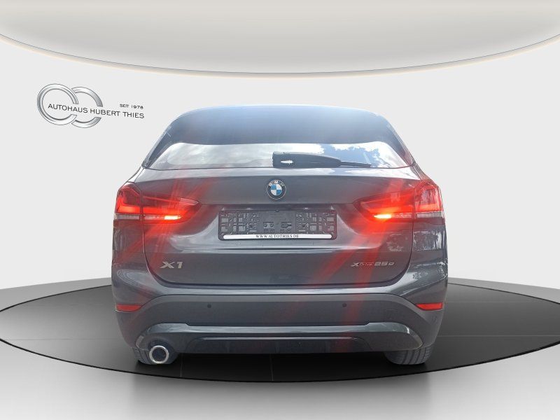 Fahrzeugabbildung BMW X1  xDrive25e  Sport Line