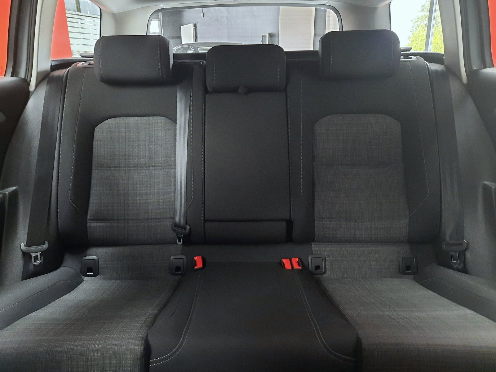 Fahrzeugabbildung Volkswagen Passat Variant Business TSI DSG *AHK*Navi*Cam*