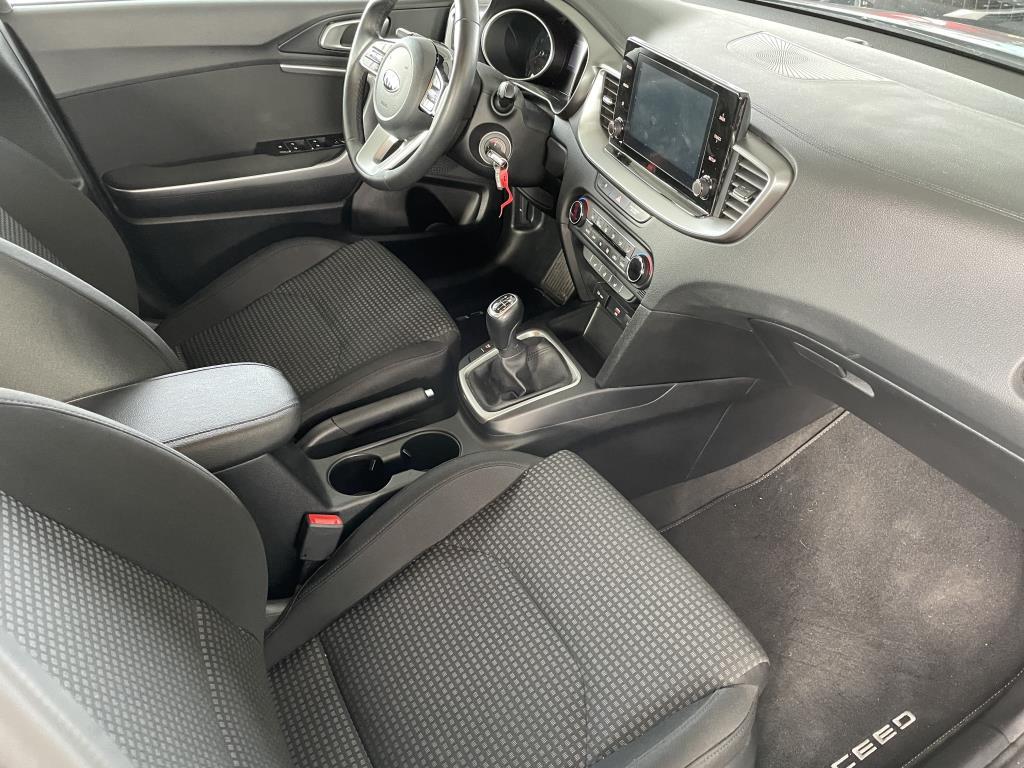 Kia CEED SW SILVER 1.0 T SHZ, KAMERA, PDC, KLIMAAUTO