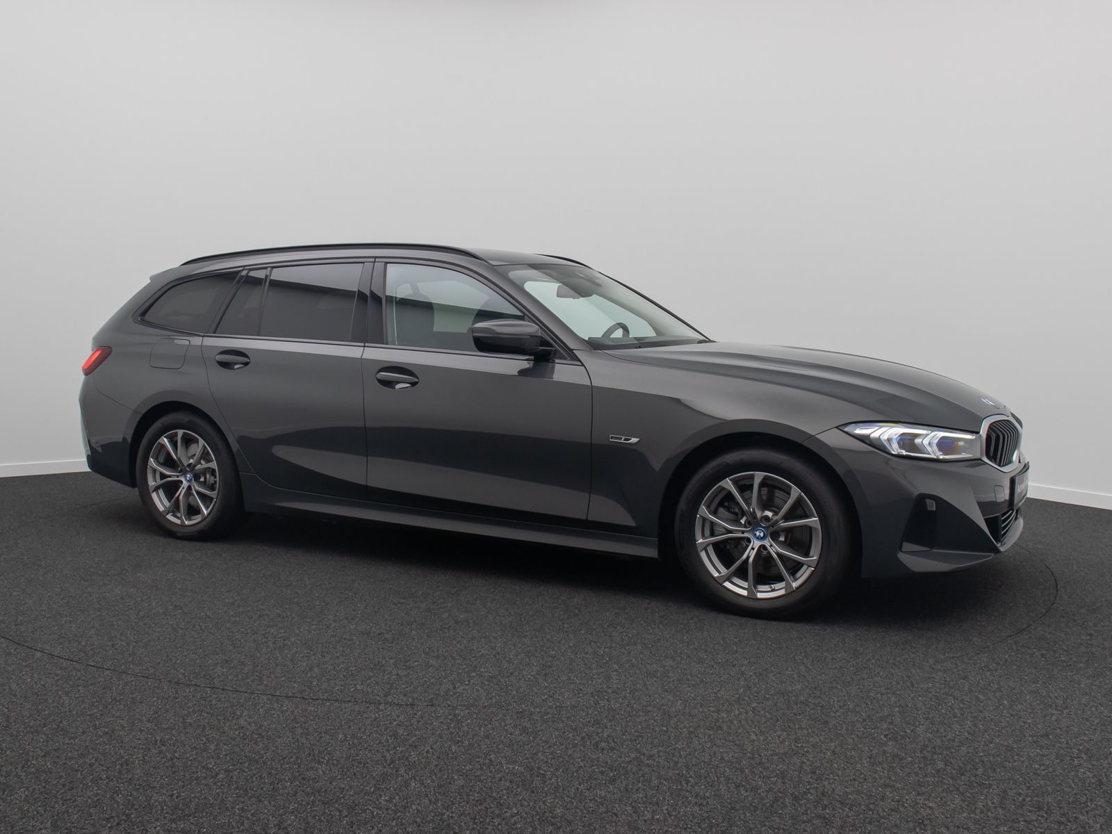 Fahrzeugabbildung BMW 330e Individual DAB HiFi Kamera Komfort Sport