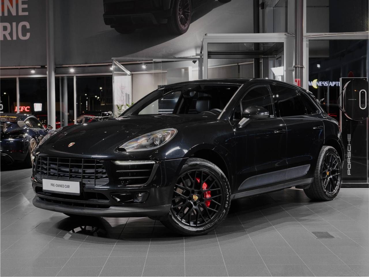 PORSCHE Macan