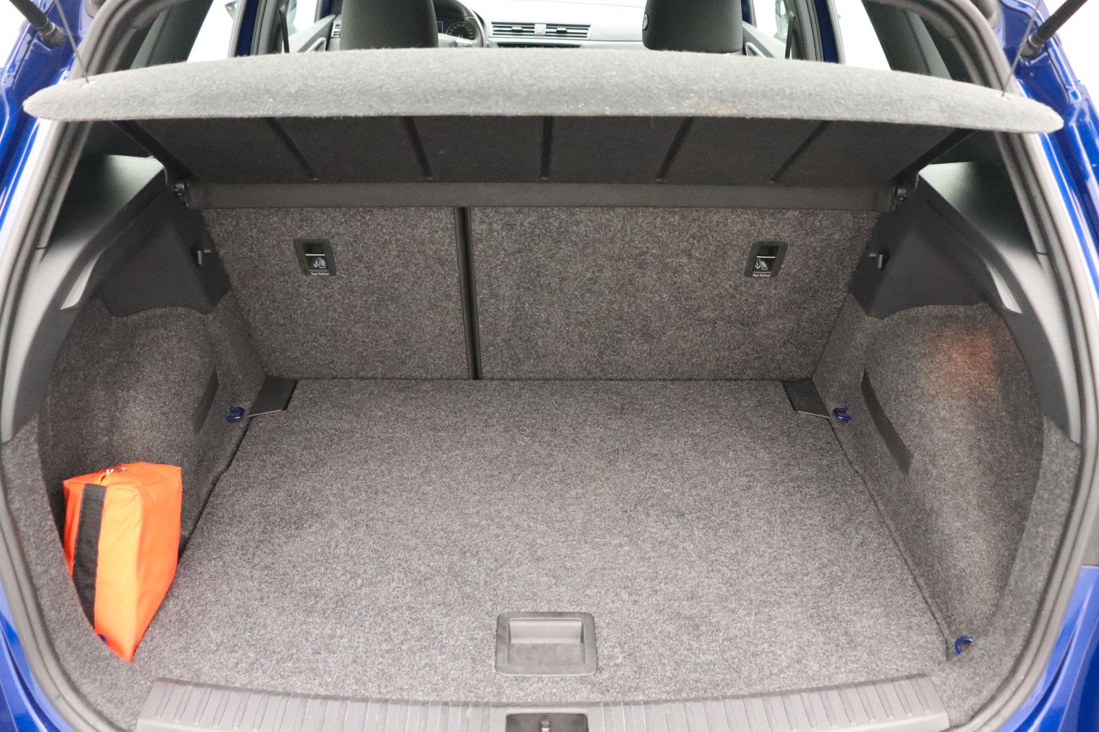 Fahrzeugabbildung SEAT Arona 1.5 FR NAVI AHK KAMERA