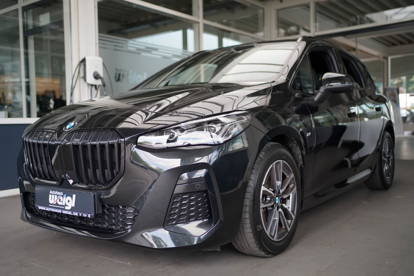 Fahrzeugabbildung BMW 223iA Active Tourer M Sport Glasdach+AHK+Head Up
