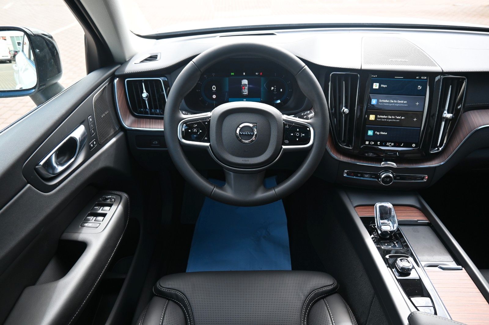 Fahrzeugabbildung Volvo XC60 B4 D AWD Ultimate Dark*STDHZG*LUFT*360°*ACC