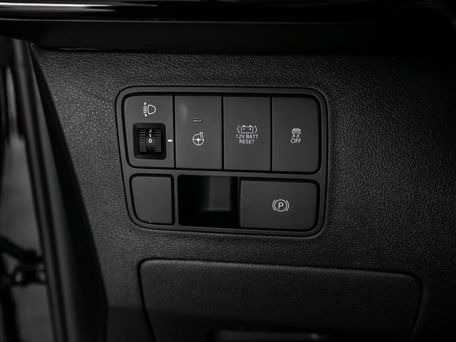 Hyundai Staria Signature 1.6 Hybrid 2WD Autobahnassi.