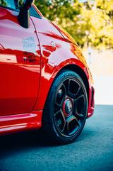 Abarth 595 1.4 T-Jet 16V 595 Pista Pista - Abarth 595 pista mit Benzin-Antrieb