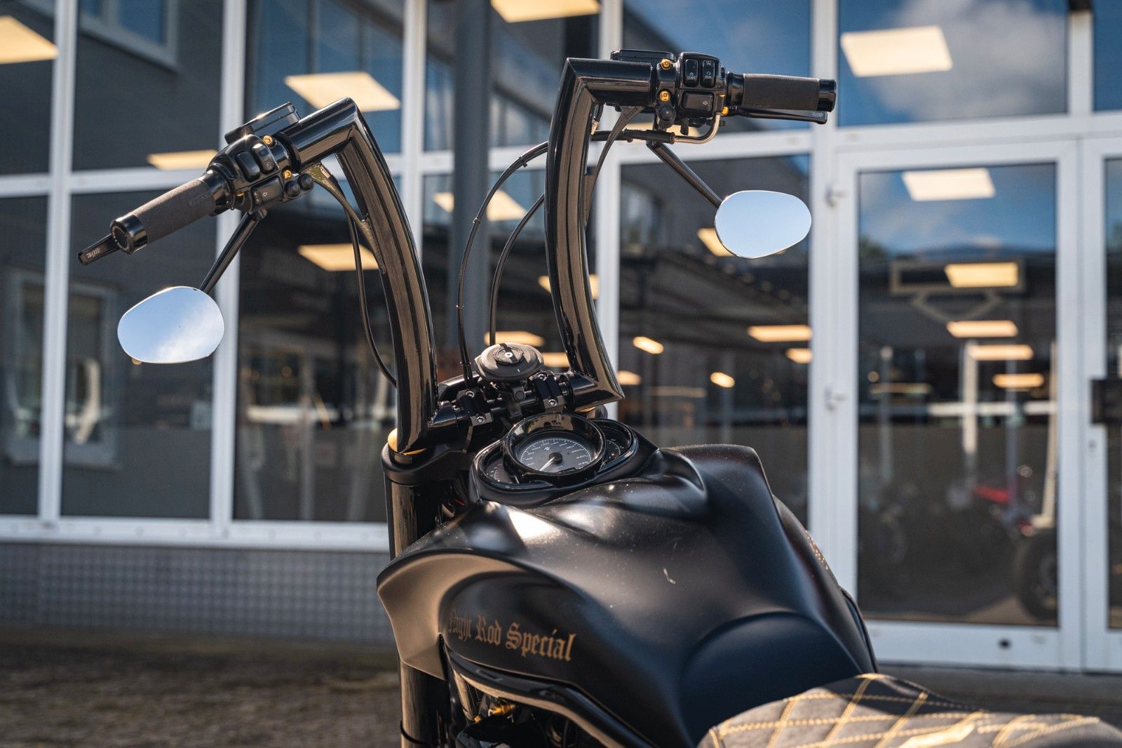 Fahrzeugabbildung Harley-Davidson VRSCDX Night Rod Special-Airride 280-RideHardRod