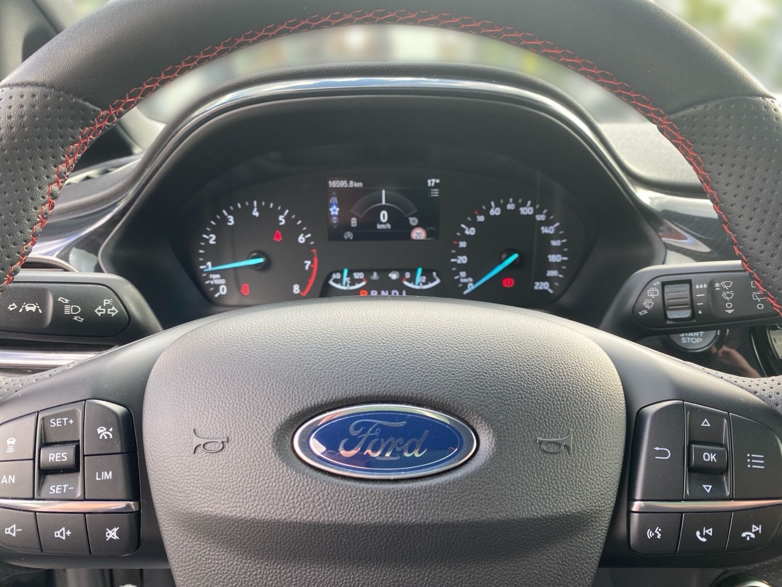 Fahrzeugabbildung Ford Fiesta 1.0 EcoBoost Hybrid Automatik ST-Line X