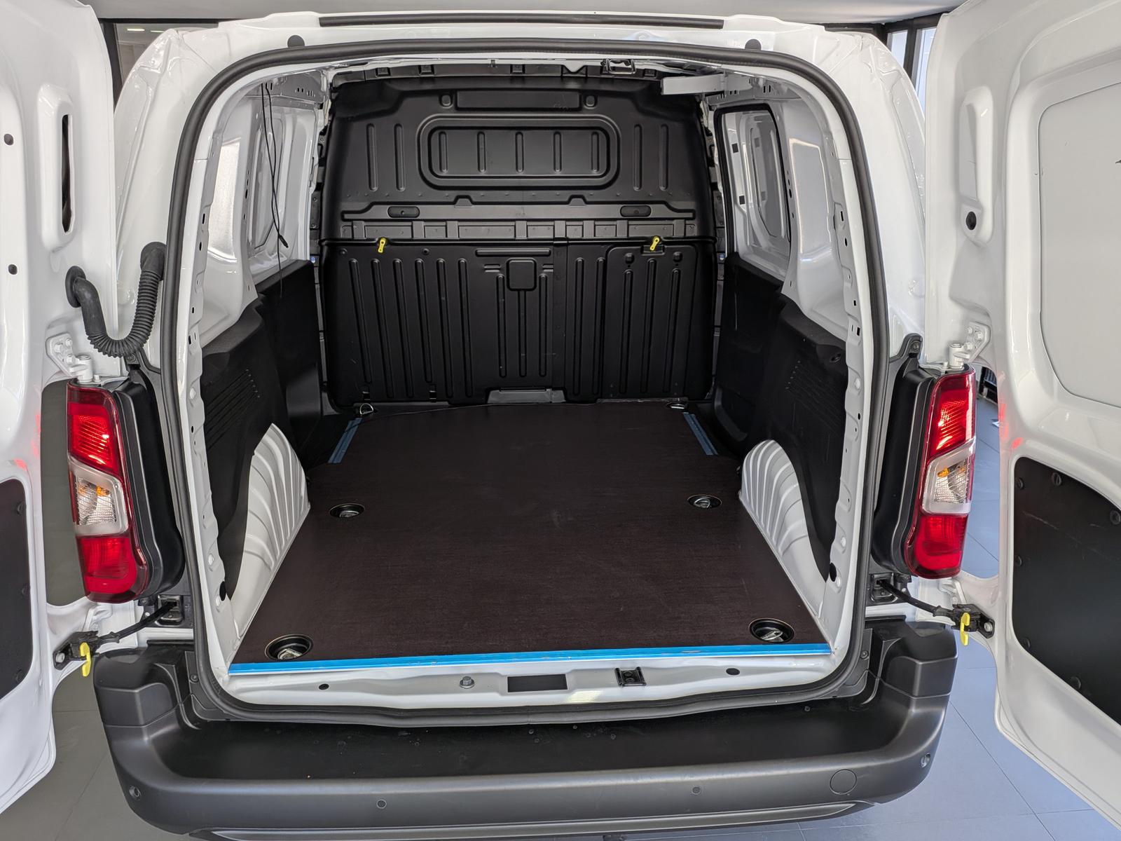 Peugeot Partner L1H1/M+NAVI+360°KAMERA+TOT WINKEL+AUTOMA