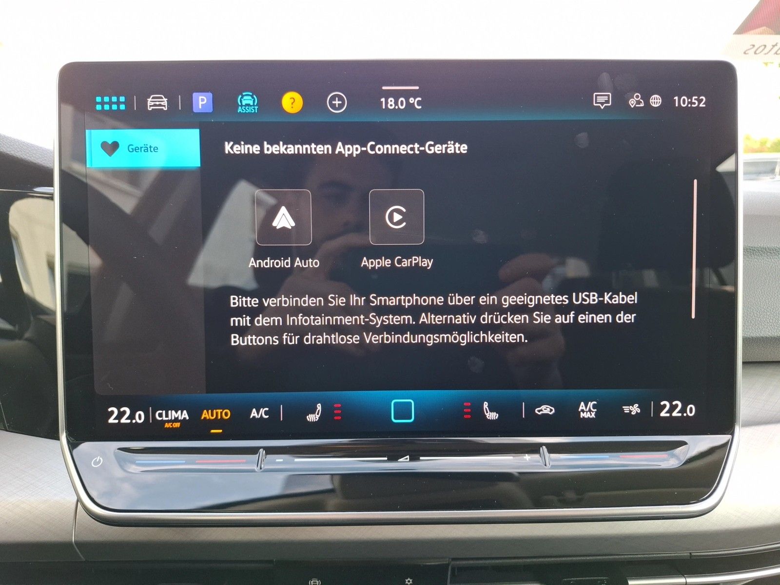 Fahrzeugabbildung Volkswagen Golf VIII Variant eTSI Life DSG LED AHK Navi AID