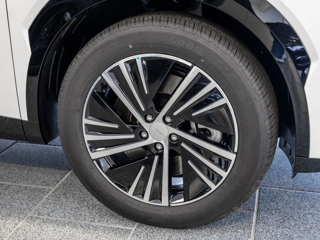 Lynk & Co 08