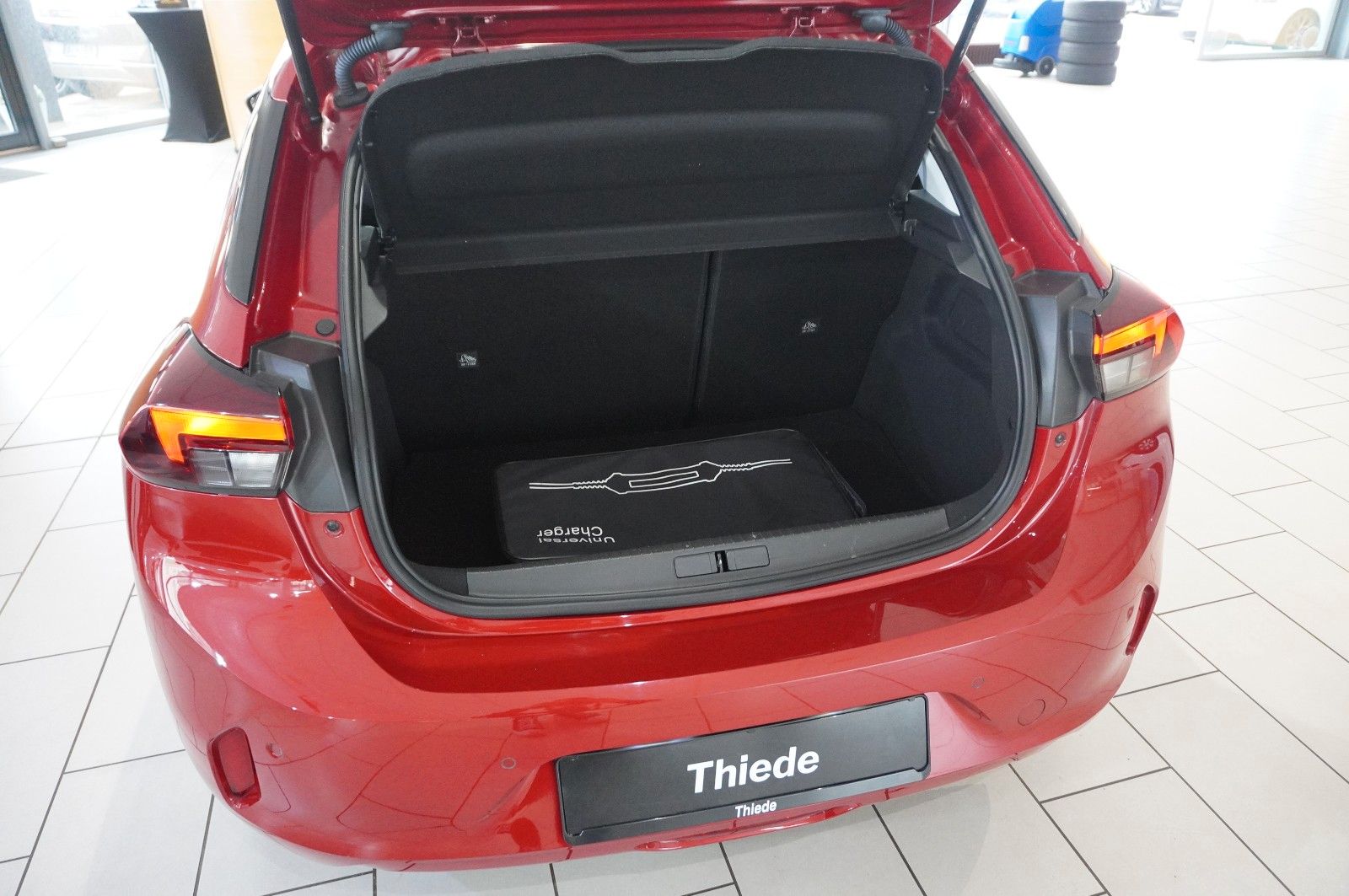 Fahrzeugabbildung Opel Corsa-e F EDITION 3-PHASIG NAVI/KAMERA/SHZ/DAB+