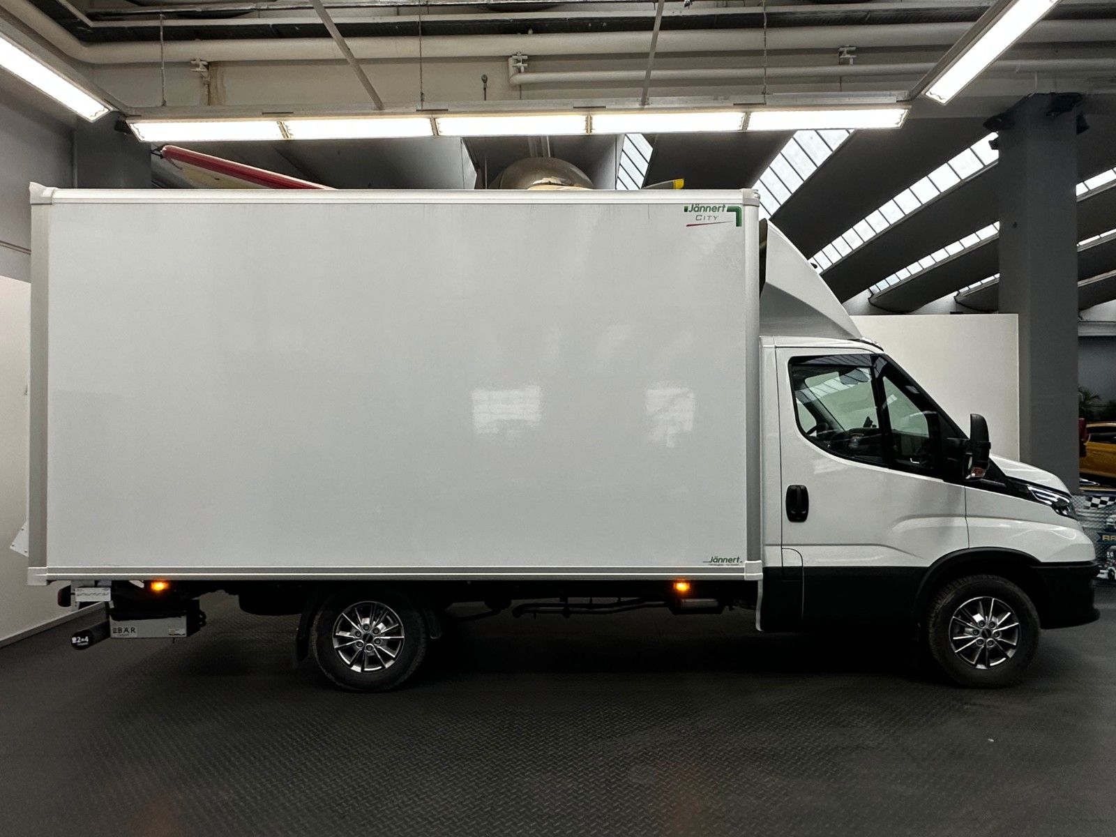 Fahrzeugabbildung Iveco Daily 35S16HA 8/P KOFFER Luftfederung LBW Sofort