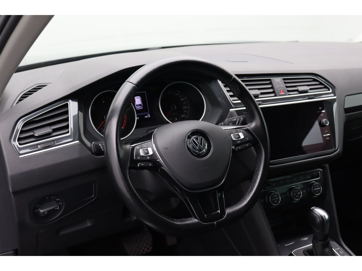 Fahrzeugabbildung Volkswagen Tiguan Highline BMT Start-Stopp ACC 3-Klimaautom