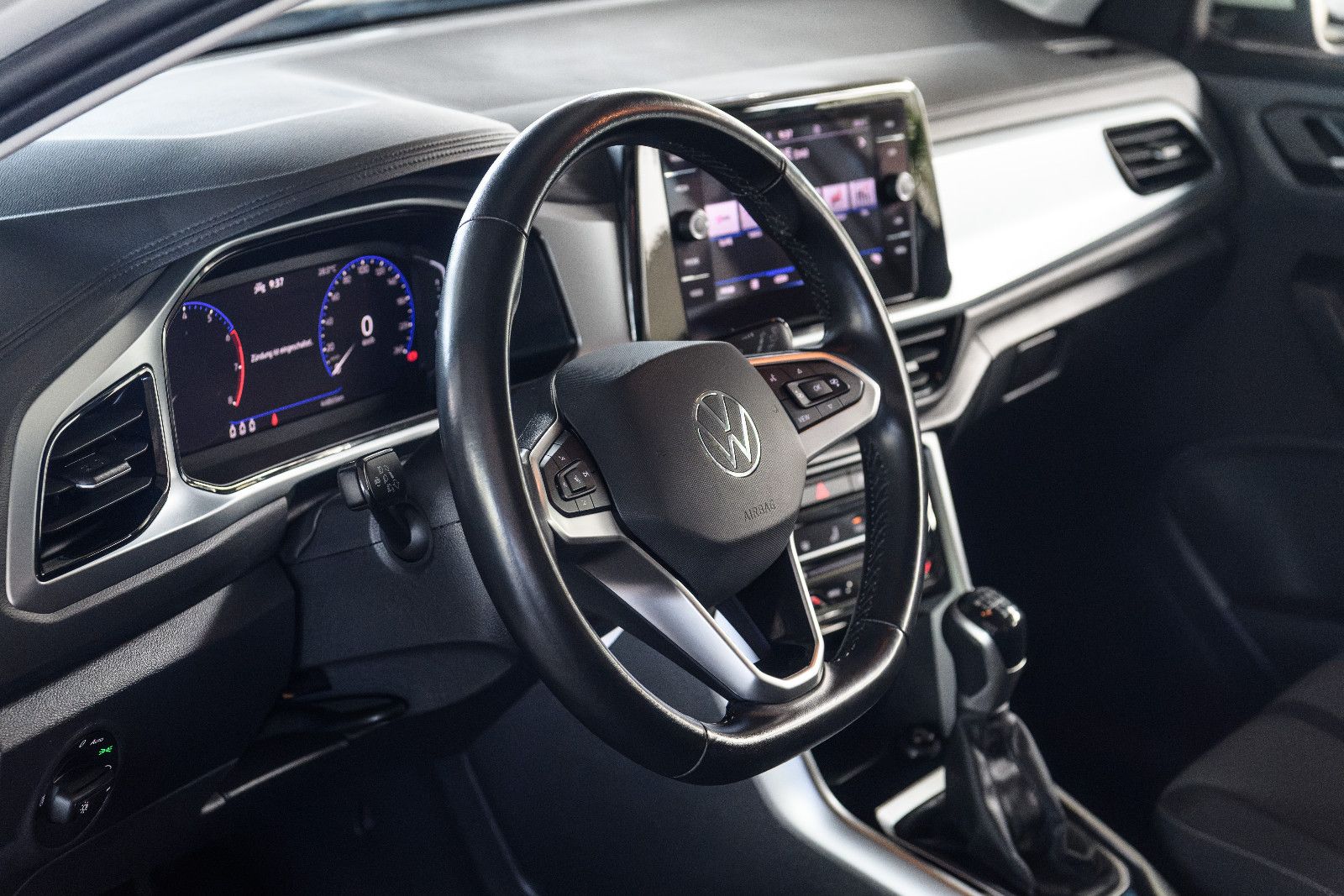Fahrzeugabbildung Volkswagen T-Roc Life +LED+AW+Cockpit PRO+Park Assist+Ascot