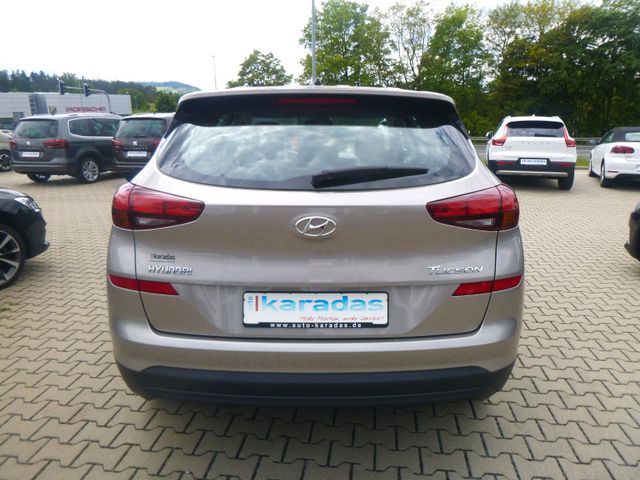 Fahrzeugabbildung Hyundai Tucson Pure 2WD >64.818KM/Automatik<