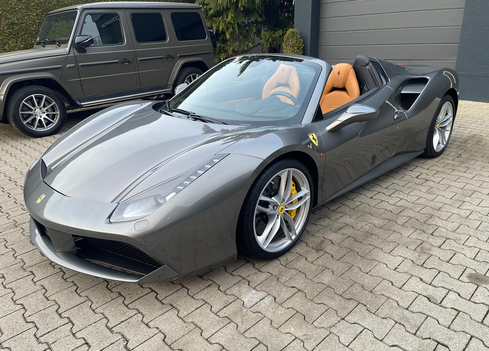 Ferrari 488 Spider LIFT UNFALLFREI CARBON 18000KM