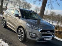 Hyundai TUCSON 1.6 Premium 4WD Automatik Leder SD Voll!!