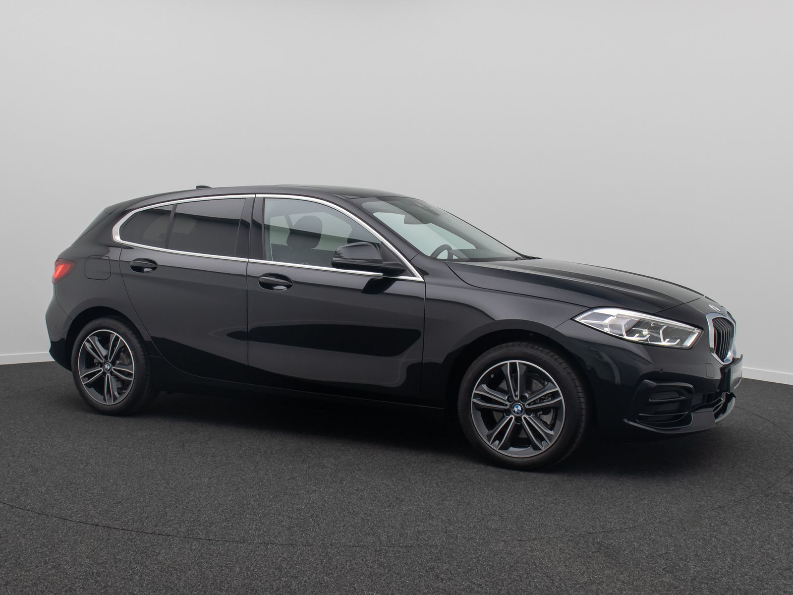 Fahrzeugabbildung BMW 118i Sport Line Kamera DAB Lenkradhzng Panorama