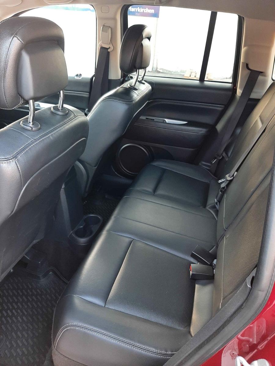 Jeep Compass 2013 — interior
