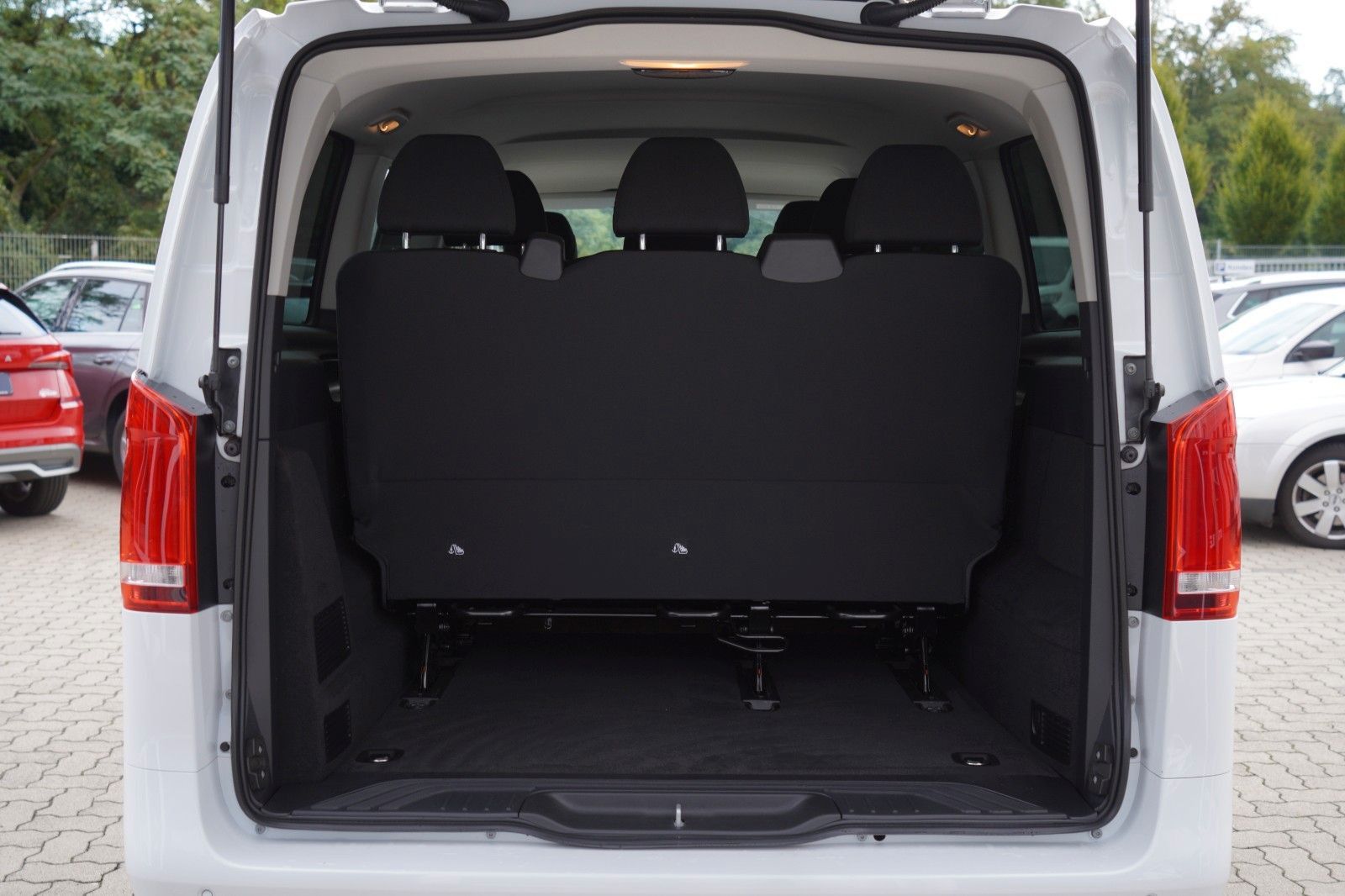 Fahrzeugabbildung Mercedes-Benz Vito Tourer 114CDI Pro lang*AHK*NAVI*SHZ*Standh*