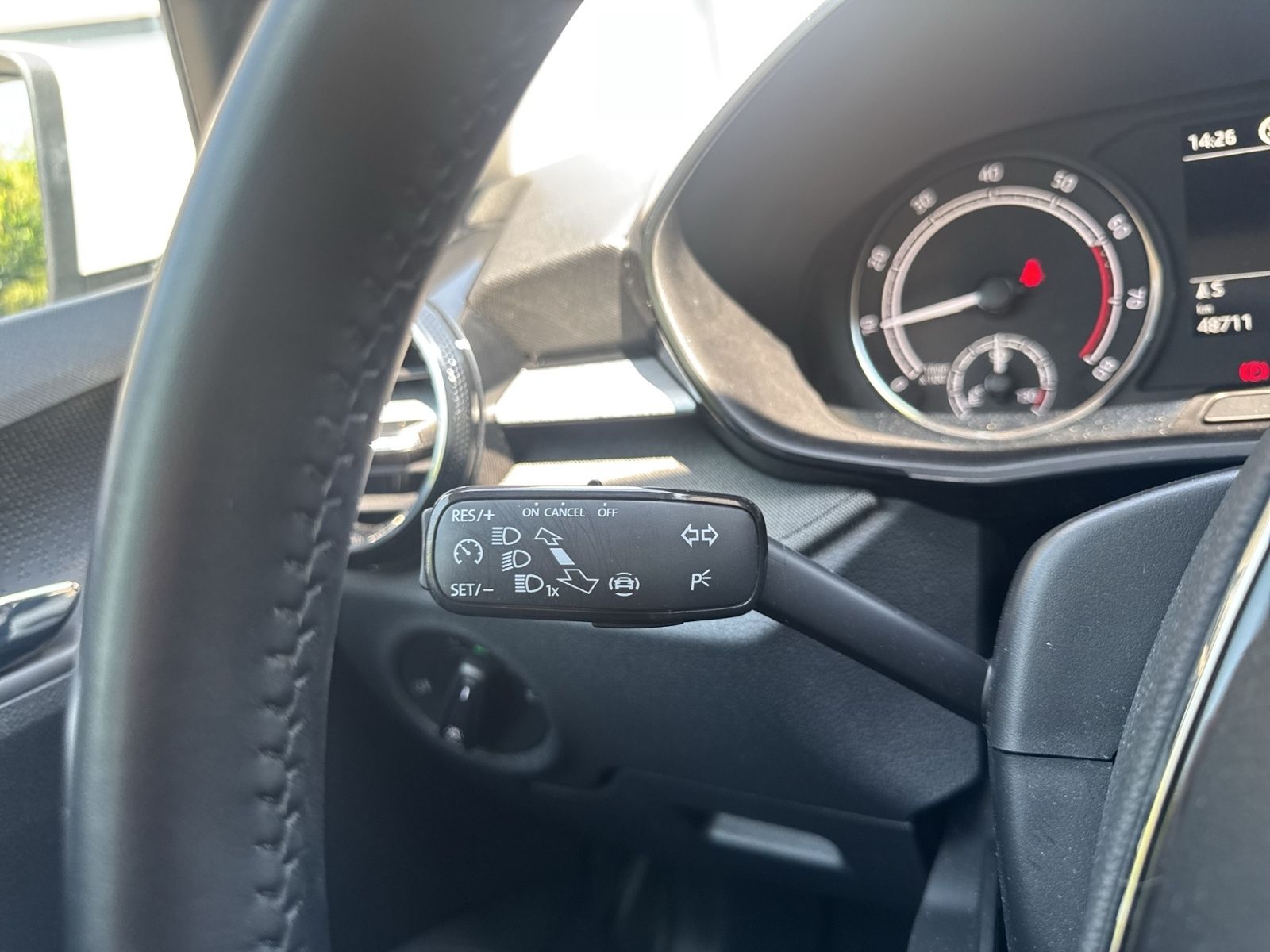 Fabia 1.0 TSI Tour, LED, Navi, ACC, Business, AH