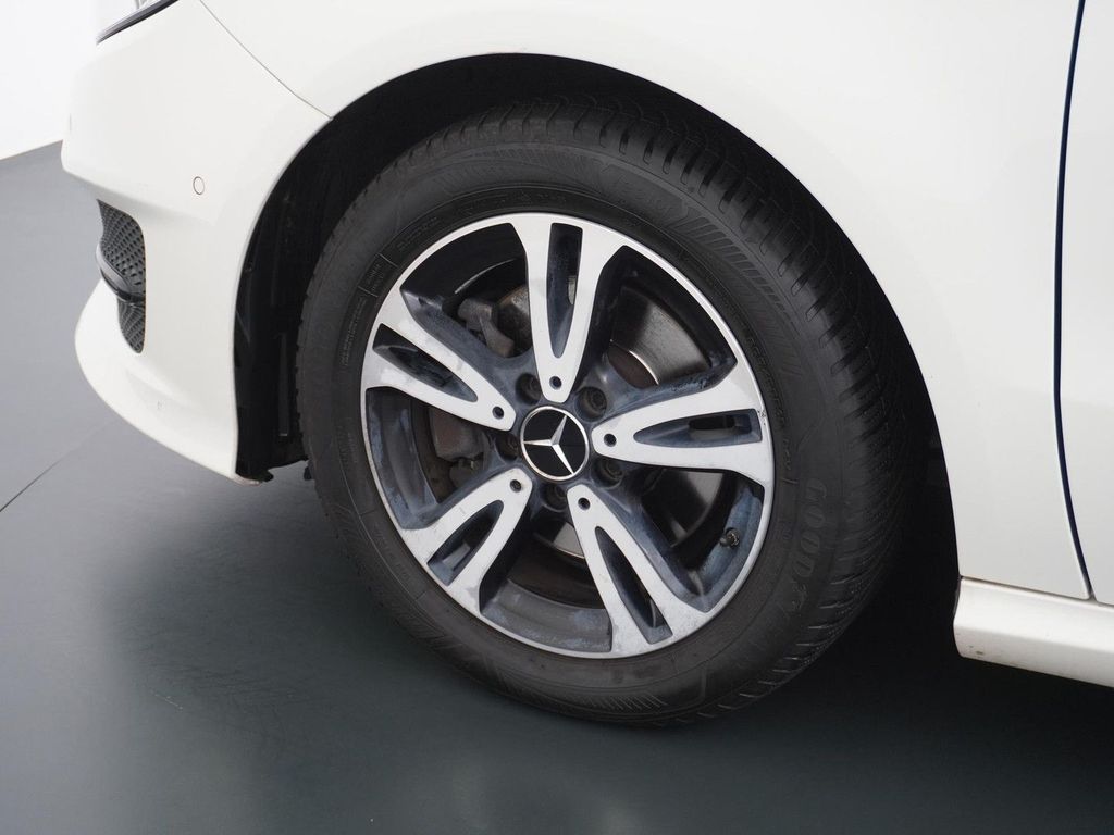 Mercedes-Benz B 180 Ambition Facelift AHK Led navi