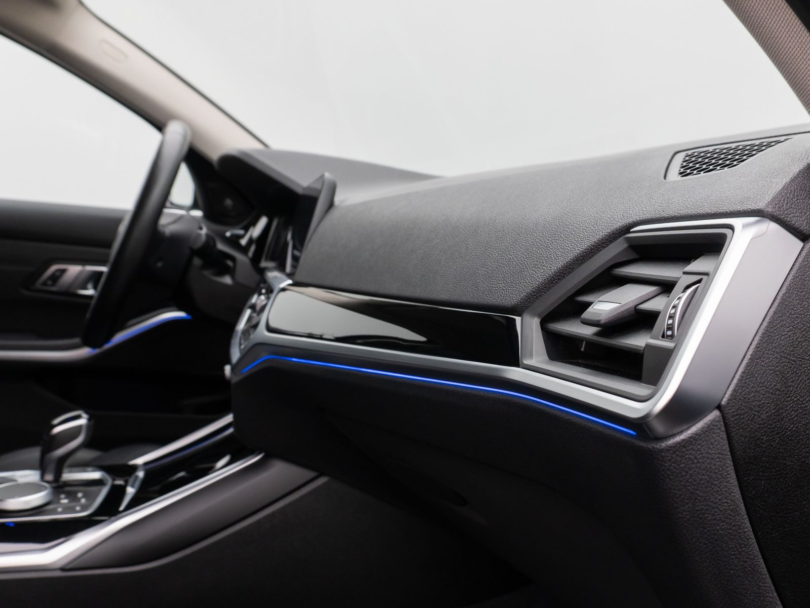 Fahrzeugabbildung BMW 330d xD Sport Line Kamera Lenkrhzg HUD DAB H/K