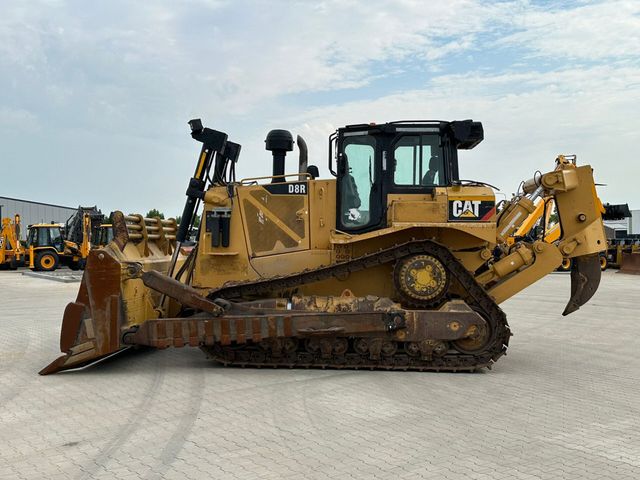 CAT D8R