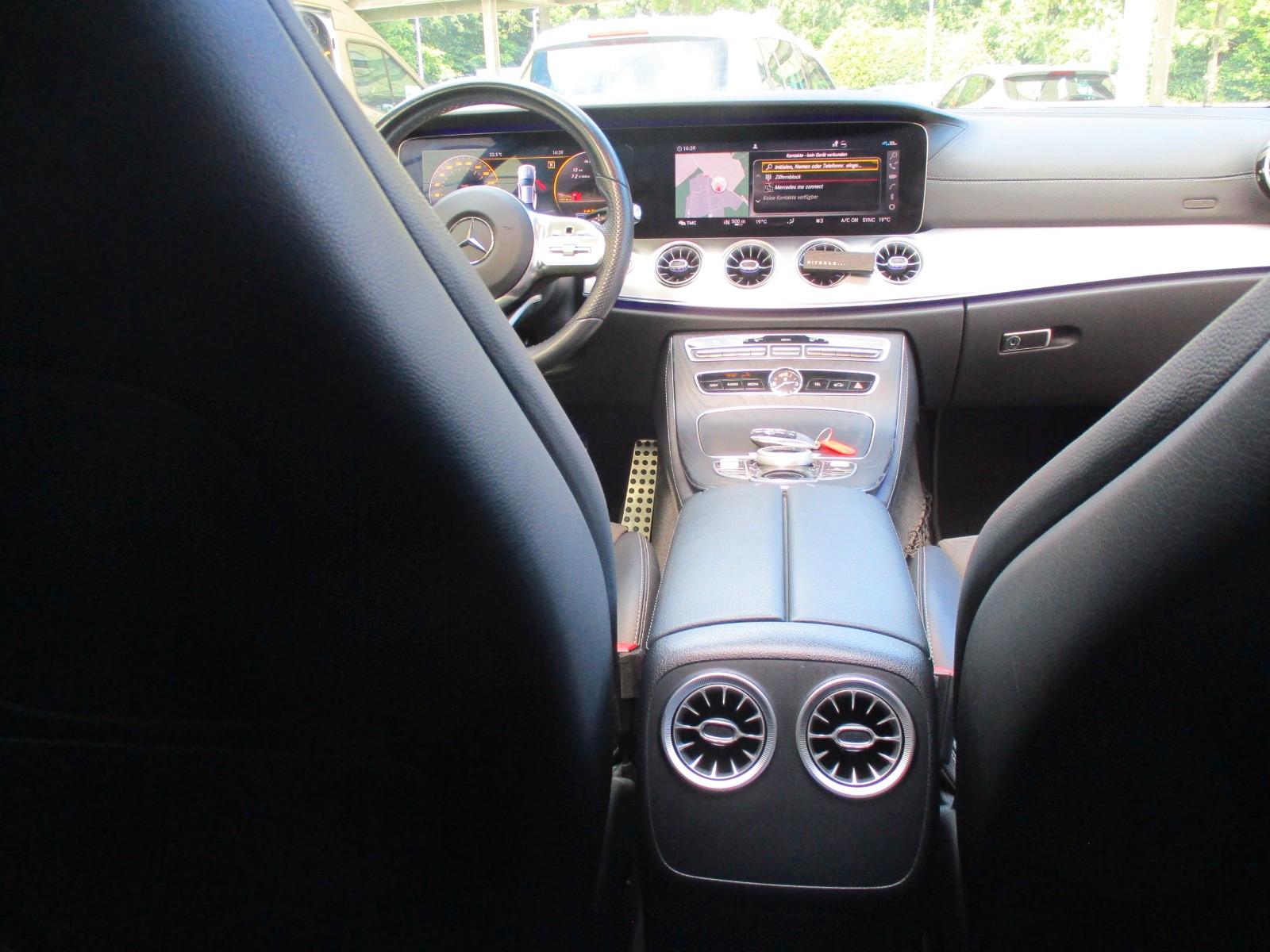 Mercedes-Benz E 220 d Coupe 4Matic / AMG Linie