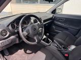 Subaru Impreza 2.0 RS - Subaru Impreza mit Benzin-Antrieb: Limousine, 2.0
