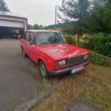 Lada 2107 1990 - Lada 2107 mit Benzin-Antrieb: Limousine