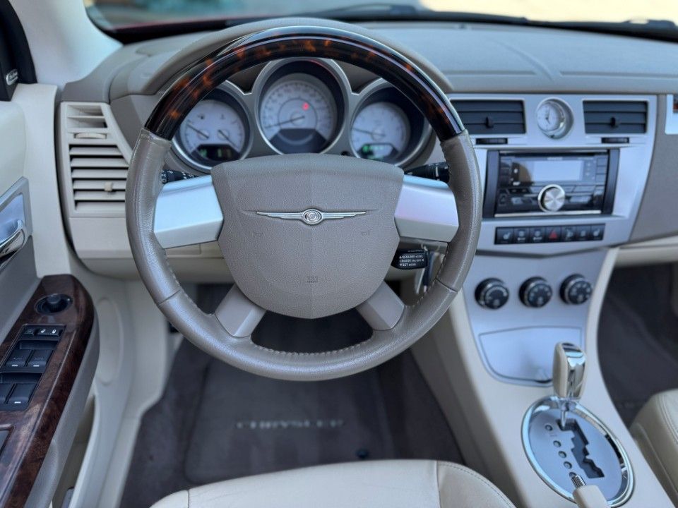 Fahrzeugabbildung Chrysler Sebring 2.7 Cabiolet Limited Hardtop