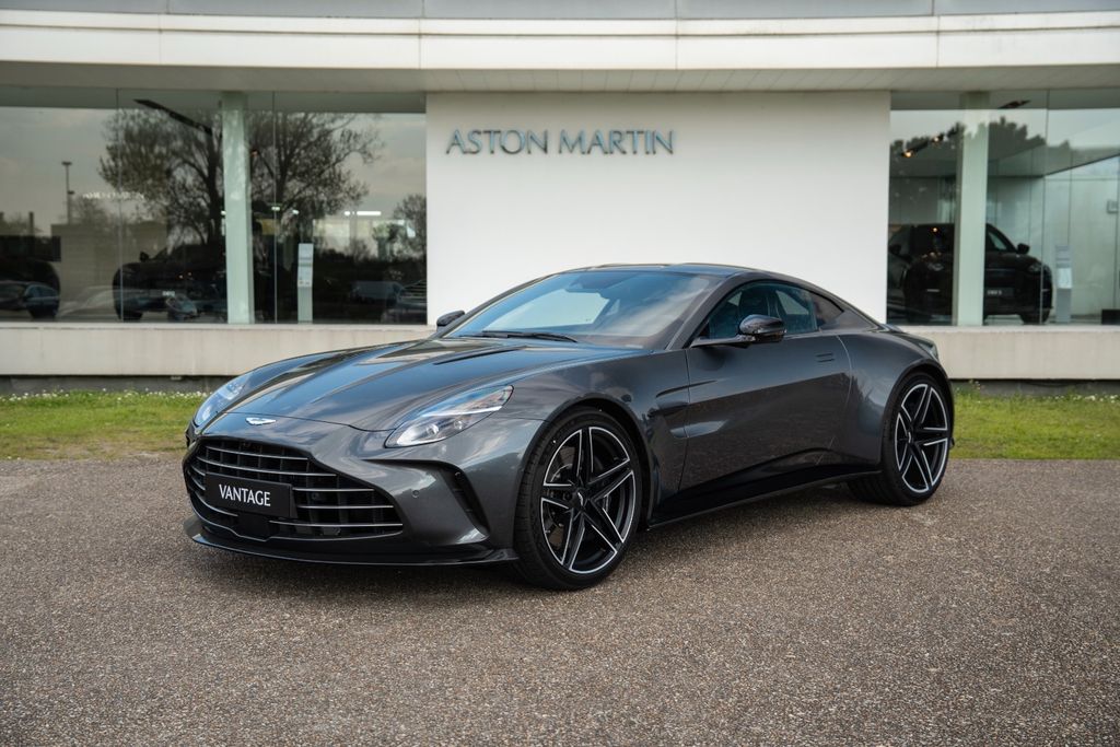 Image of Aston Martin V8 Vantage
