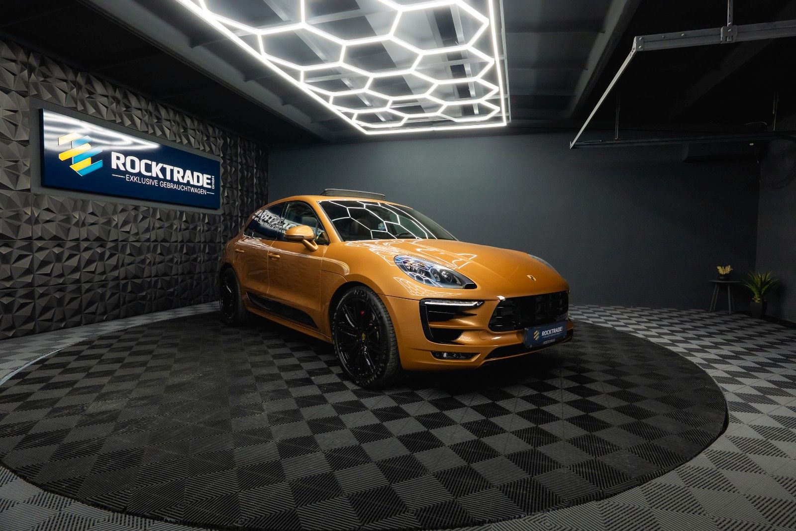 Fahrzeugabbildung Porsche Macan Turbo FENRIR | AURUM | CHRONO+ | LUFT | 21