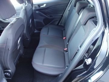 Bild 13 Ford Focus Turnier ST-Line X LED B&O Winterpaket