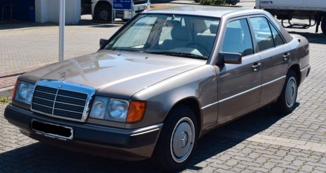 Mercedes-Benz Mercedes  E 230