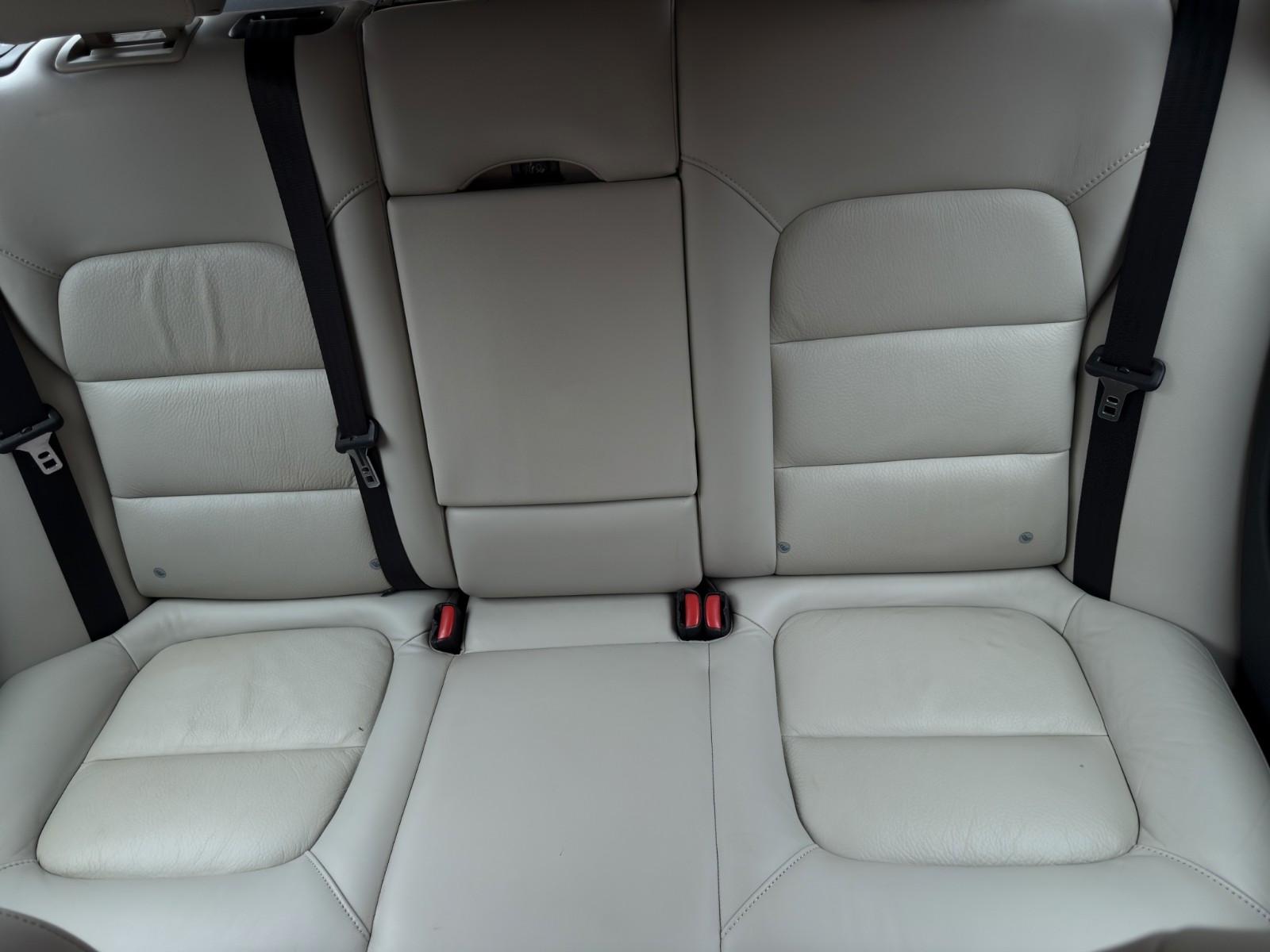 Volvo V70 D4 181 ch Summum • Cuir beige • GPS • Bi-Xénon • Webasto • Siège mémoire