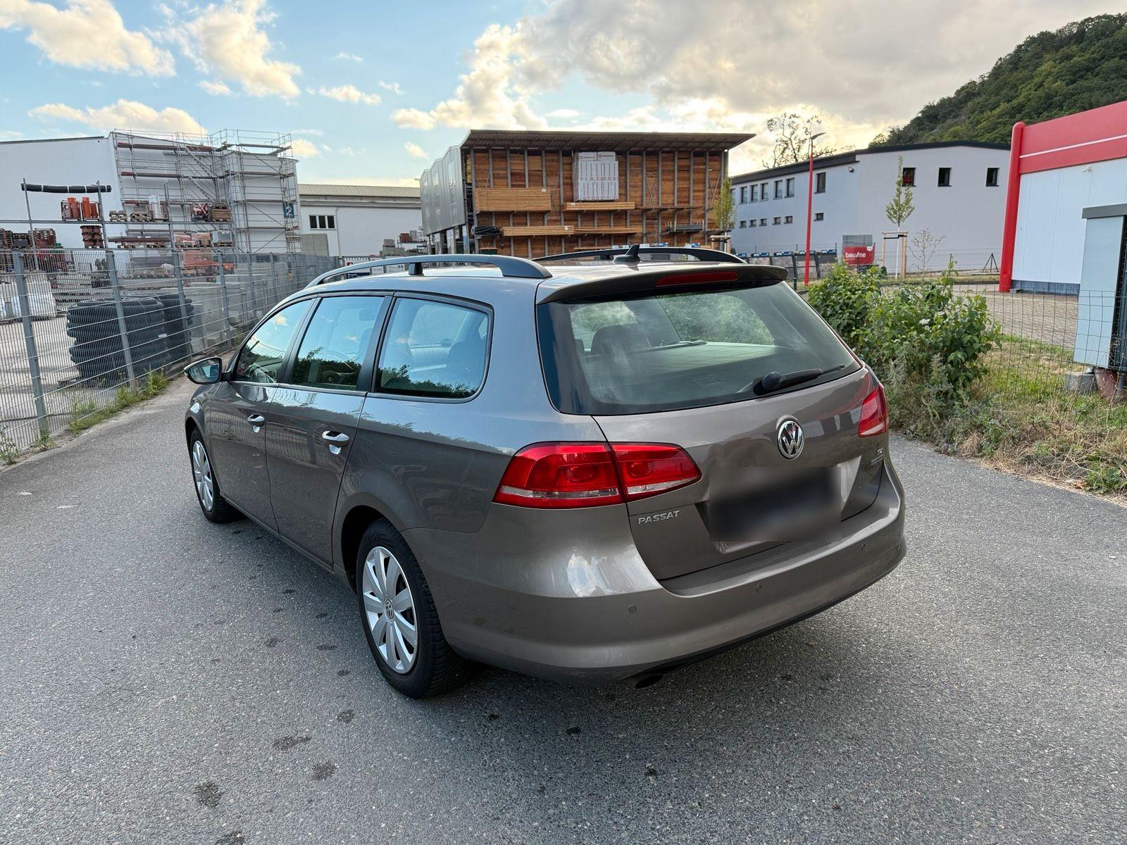 Volkswagen Passat 2011 — photo 9