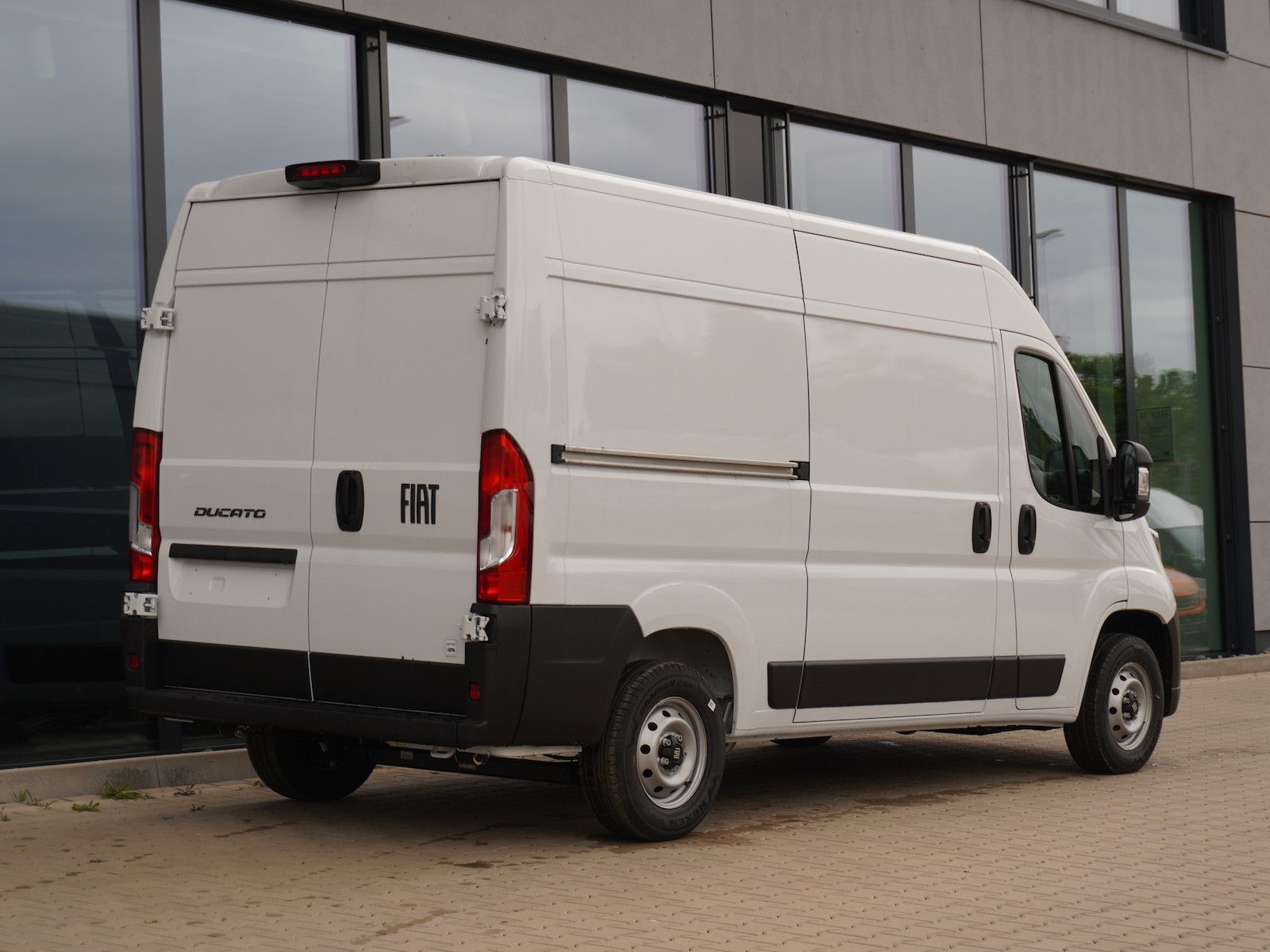 Fiat Ducato L2H2 / GDP Pharmaausbau CSA (15-25 Grad) imagem 2