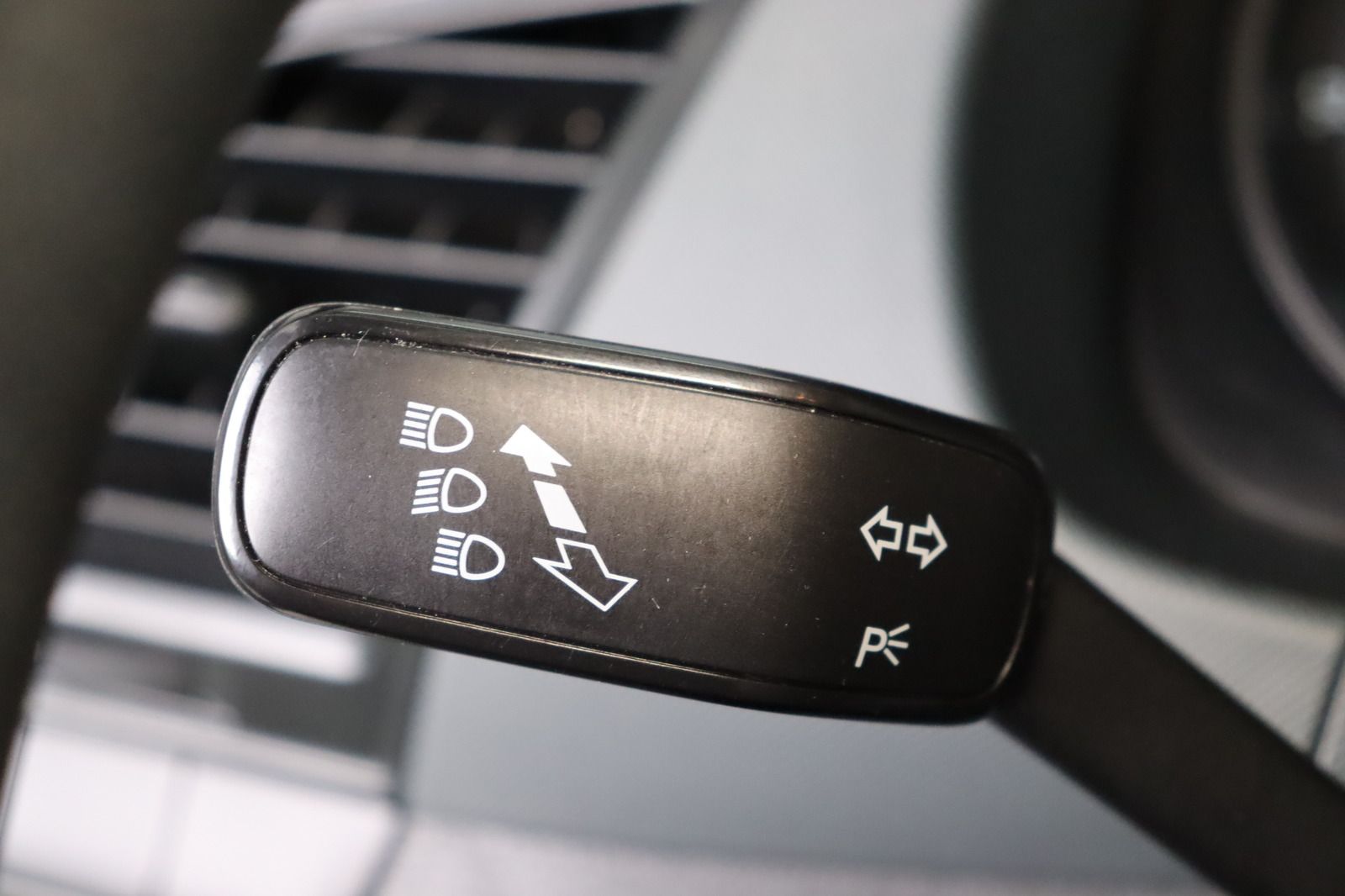 Fahrzeugabbildung SKODA Fabia 1.2 TSI Active Combi 1.Hand