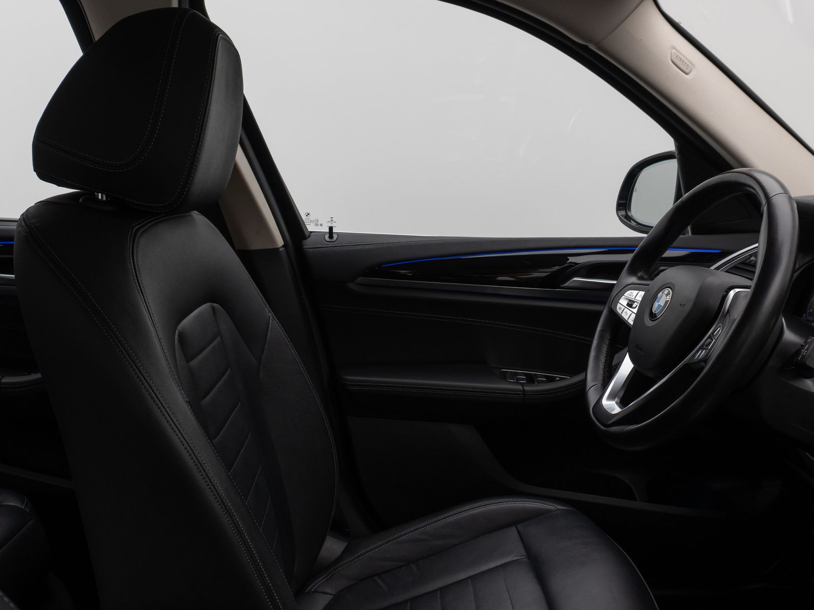 Fahrzeugabbildung BMW X3 xD30d LuxuryLine 360°HUD DAB HiFi AHK Komfort