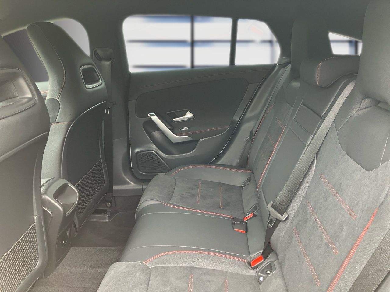 Fahrzeugabbildung Mercedes-Benz CLA 180 SB AMG+NIGHT+AHK+KAMERA+LENKRADHEIZ+