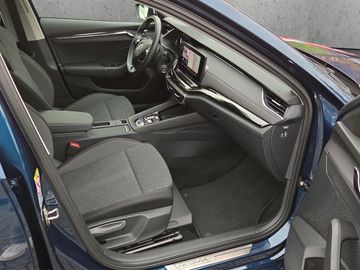 Fahrzeugabbildung SKODA Octavia Combi Style 1.5 e-TEC DSG AHK Columbus