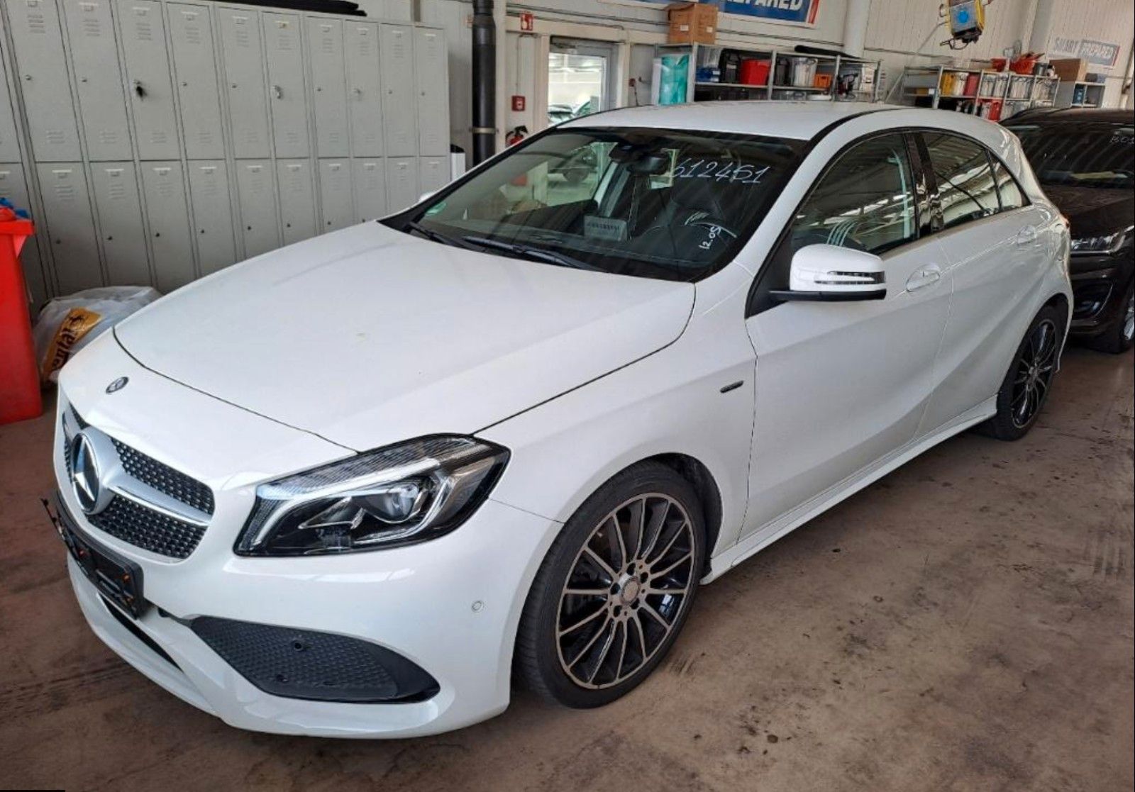 Fahrzeugabbildung Mercedes-Benz A 180 AMG LINE NAVI/LED/SPORT/SHZ/PDC/TEMP.