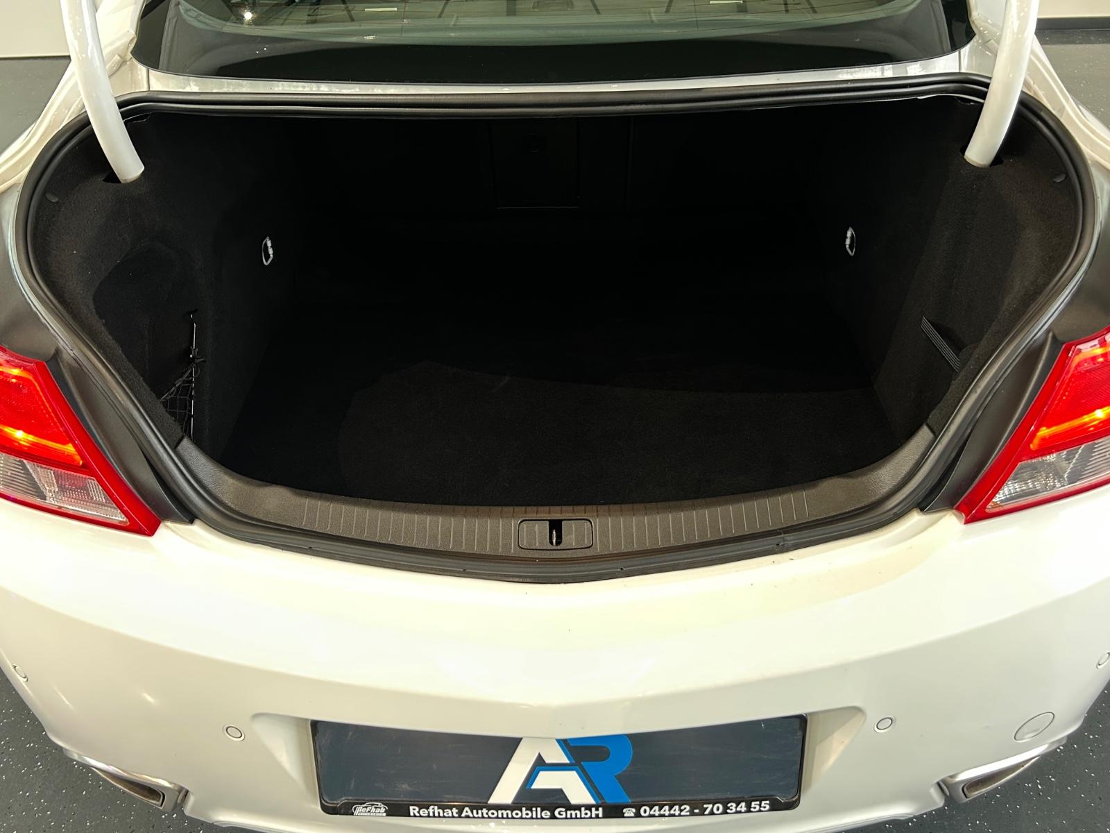 Opel Insignia OPC 2.8 V6 Turbo 325 ch BVM 4x4 / Cuir / Suspension adaptative / Sièges électriques chauffants / Xénon