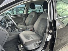 Fahrzeugabbildung Volkswagen Golf VII Variant 1.5TSI Highline ACC DSG ACC SHZ